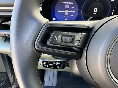Used 2026 Porsche Macan Electric RWD image 18