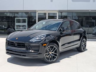 Certified 2025 Porsche Macan video 1