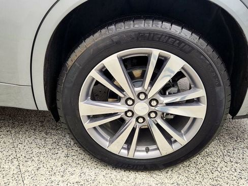 Used 2025 Cadillac XT6 Premium Luxury image 9