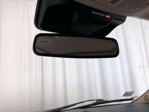 Used 2022 Ford Expedition XLT image 17