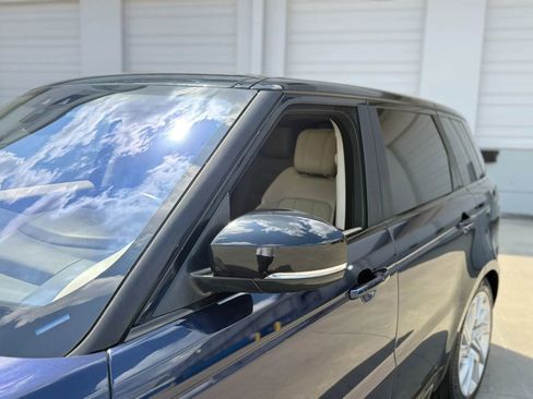 Used 2019 Land Rover Range Rover Sport HSE image 17