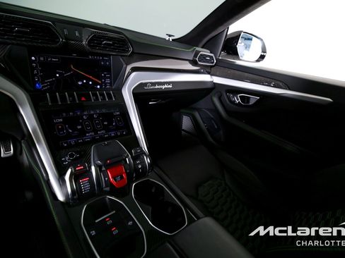 Used 2019 Lamborghini Urus AWD/4WD image 15