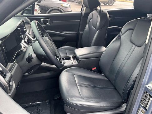 Used 2021 Kia Sorento S image 8