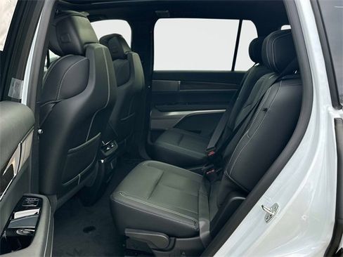 New 2026 Cadillac Vistiq Luxury w/ LPO, Floor Liner Package image 11