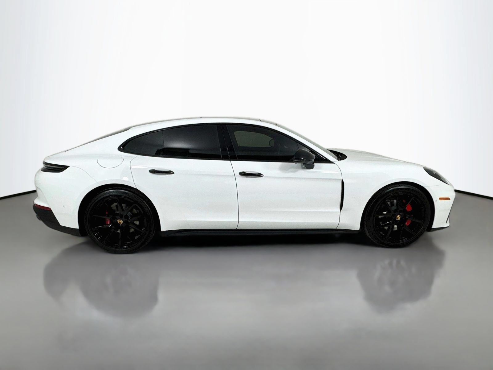 Used 2025 Porsche Panamera RWD image 8