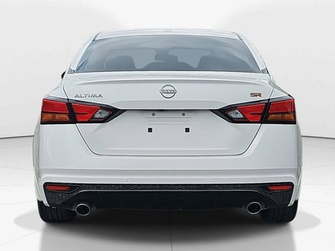Used 2024 Nissan Altima 2.5 SR w/ SR Premium Package image 4