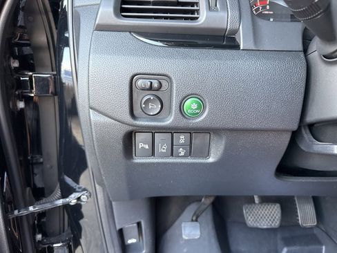 Used 2016 Honda Pilot Touring image 12