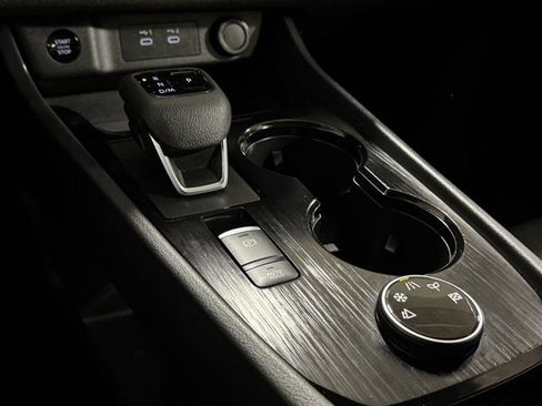 Used 2025 Nissan Rogue SV image 27