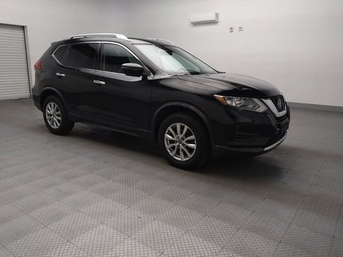 Used 2018 Nissan Rogue SV image 13