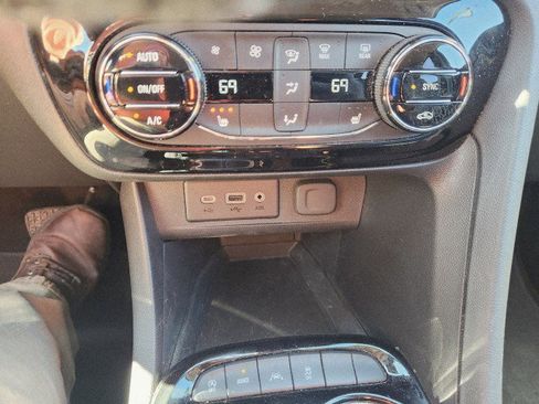 Used 2023 Buick Encore GX Select w/ Sport Touring Package image 43