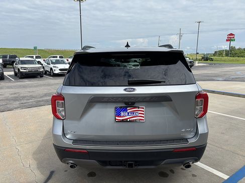 Used 2023 Ford Explorer XLT w/ Equipment Group 202A AWD/4WD image 4
