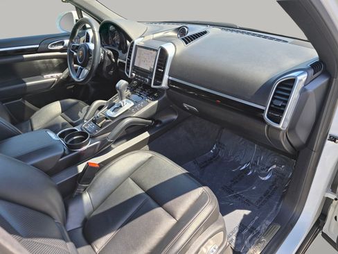 Used 2018 Porsche Cayenne S AWD/4WD image 31