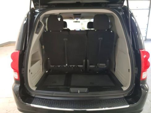 Used 2014 Dodge Grand Caravan SXT image 6