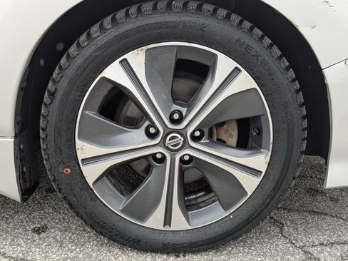 Used 2019 Nissan Leaf SV w/ SV All Weather Package image 9