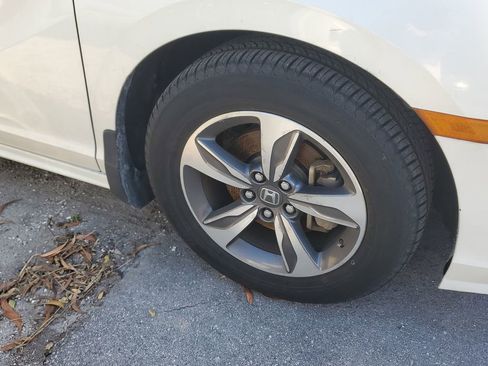 Used 2018 Honda Odyssey Touring image 4