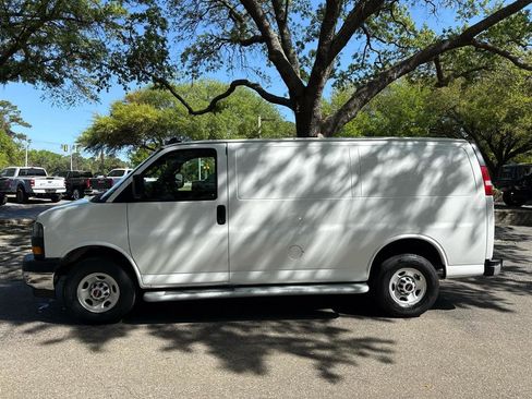 Used 2024 GMC Savana 2500 w/ Driver Convenience Package image 2