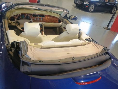 Used 2001 Jaguar XK8 Convertible image 30