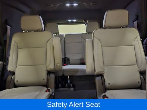 Used 2024 GMC Yukon SLT w/ SLT Luxury Package AWD/4WD image 25