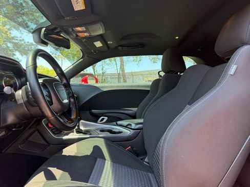 Used 2022 Dodge Challenger R/T RWD image 10