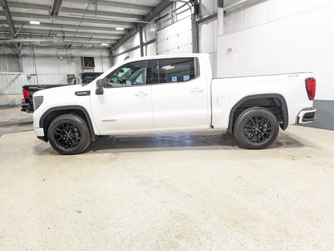 Used 2025 GMC Sierra 1500 Elevation image 6