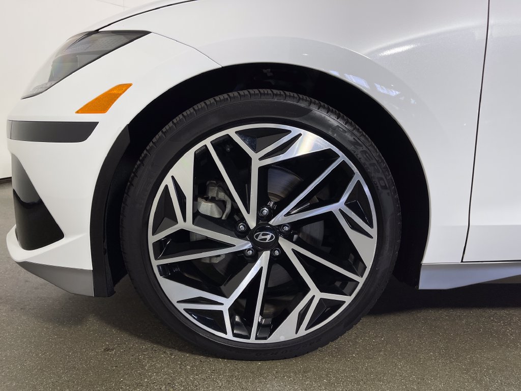 Used 2023 Hyundai Ioniq 6 SEL RWD image 12