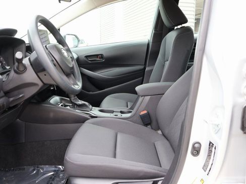 Used 2025 Toyota Corolla LE image 22