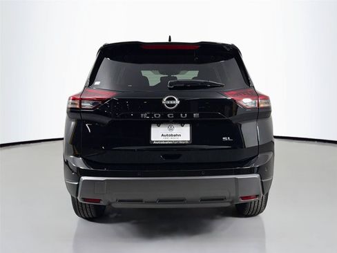 Used 2024 Nissan Rogue SL FWD image 7