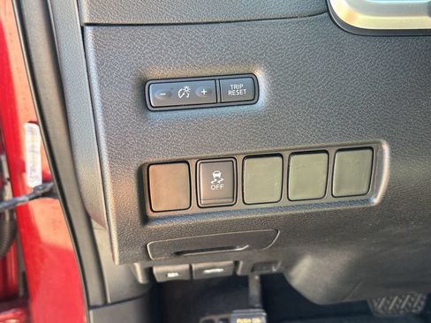 Used 2015 Nissan Murano SV AWD/4WD image 23