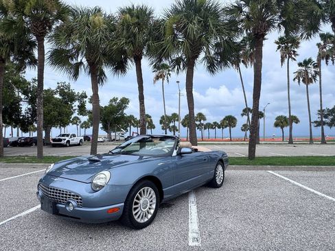 Used 2005 Ford Thunderbird 50th Anniversary RWD image 8