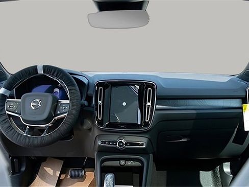 New 2024 Volvo C40 P8 Recharge Plus w/ Climate Package image 10