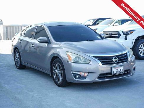 Used 2013 Nissan Altima 2.5 SV w/ 2.5SV Convenience Pkg FWD image 3