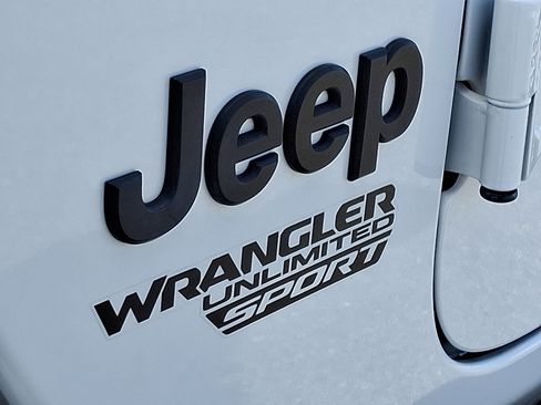 Used 2021 Jeep Wrangler Unlimited Sport image 30