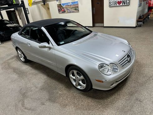 Used 2005 Mercedes-Benz CLK 320 Cabriolet image 11