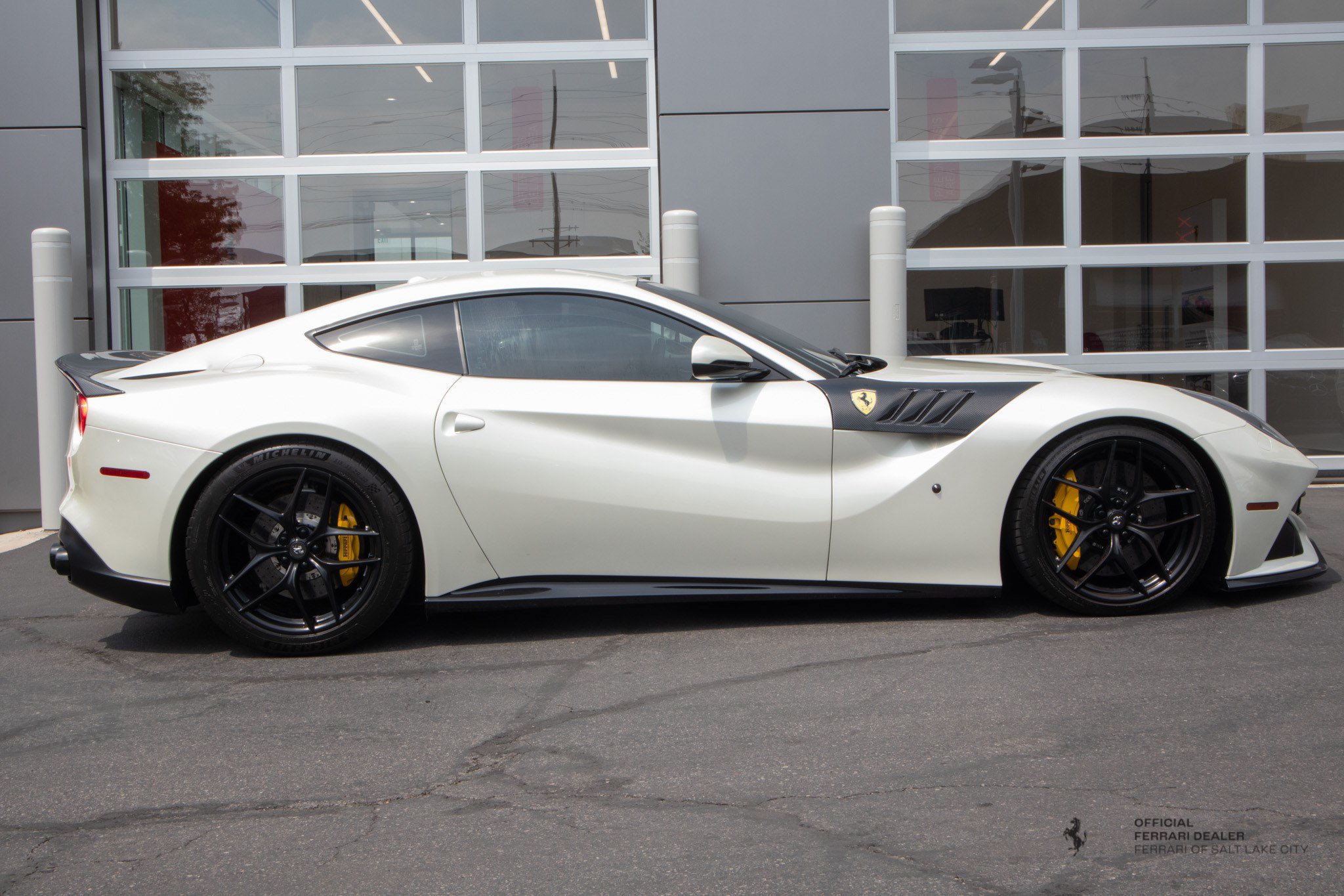 Used 2016 Ferrari F12 Berlinetta RWD image 8