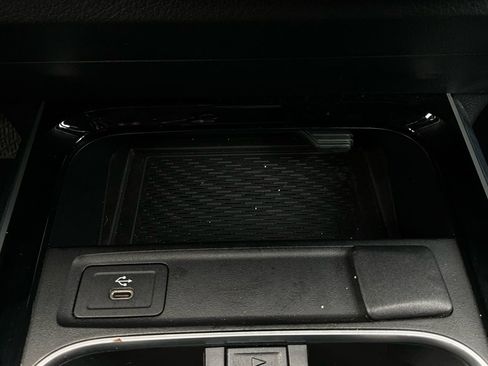 Used 2025 Mercedes-Benz GLA 250 image 26