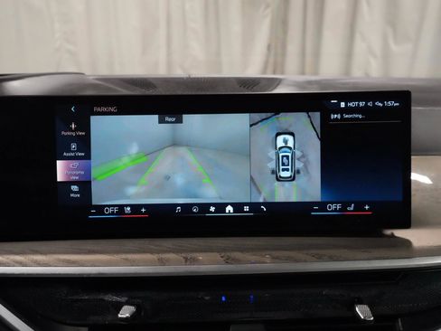 Used 2024 BMW X7 xDrive40i w/ M Sport Package image 21