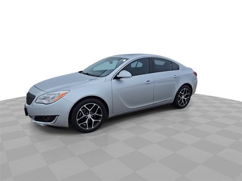 Certified 2017 Buick Regal Sport Touring image 4