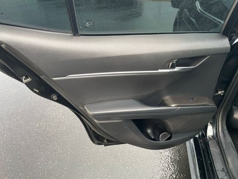 Used 2023 Toyota Camry SE image 16