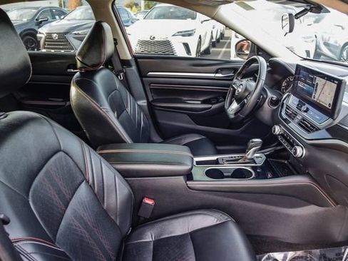 Used 2023 Nissan Altima 2.5 SR w/ SR Premium Package image 20