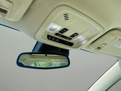 Used 2021 Chevrolet Malibu Premier image 38