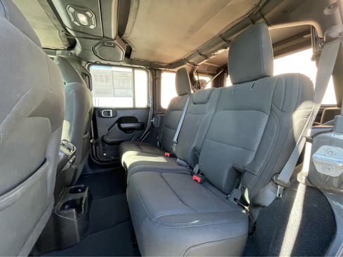 Used 2018 Jeep Wrangler Unlimited Sport S image 22