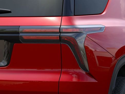 New 2026 Chevrolet Traverse LT w/ Driver Confidence Package FWD image 11