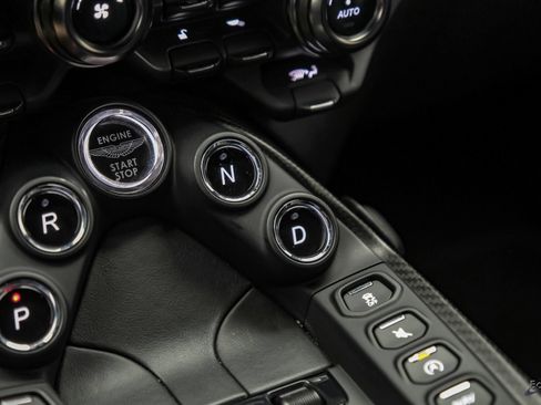 Used 2019 Aston Martin V8 Vantage Coupe RWD image 68