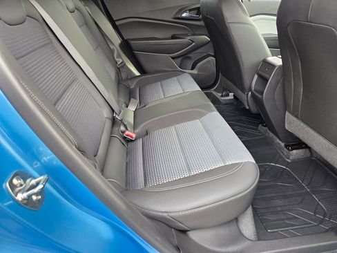 Used 2025 Chevrolet Trax LT w/ Driver Confidence Package FWD image 18