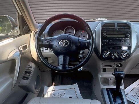 Used 2004 Toyota RAV4 4WD image 8
