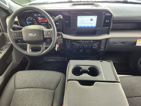New 2026 Ford F250 XL w/ XL Chrome Package image 18