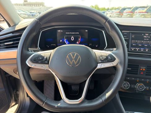 Used 2023 Volkswagen Jetta SE FWD image 11