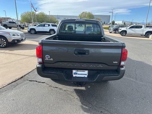 Used 2018 Toyota Tacoma SR w/ SR Convenience Package image 28