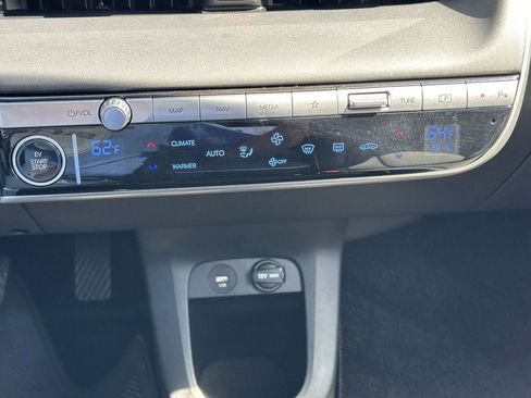 Used 2024 Hyundai Ioniq 5 Limited image 36