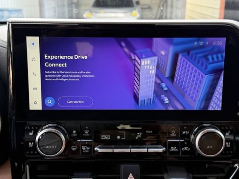 Used 2023 Toyota Highlander Platinum image 30